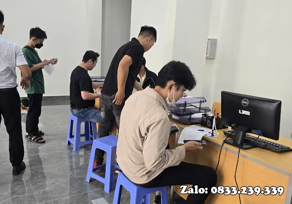 Học Viên Đăng Ký Học Bằng Lái Xe Tải Hạng C1 Tại Trung Tâm Lái Xe Hoàng Thịnh Học Viên Đăng Ký Học Bằng Lái Xe Tải Hạng C1 Tại Trung Tâm Lái Xe Hoàng Thịnh
