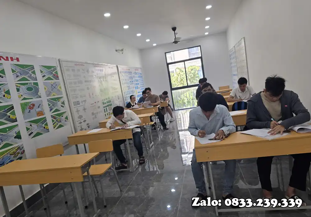 Chia sẻ kinh nghiệm học và thi bằng lái xe tải hạng C1 Chia sẻ kinh nghiệm học và thi bằng lái xe tải hạng C1
